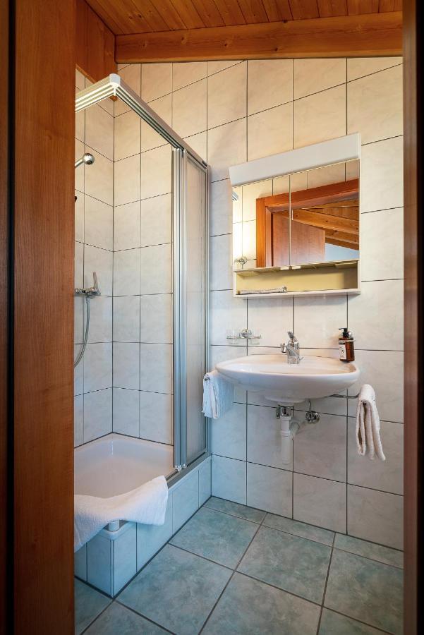 Kulinarik & Geniesser Hotel Strauss Fiesch Bagian luar foto